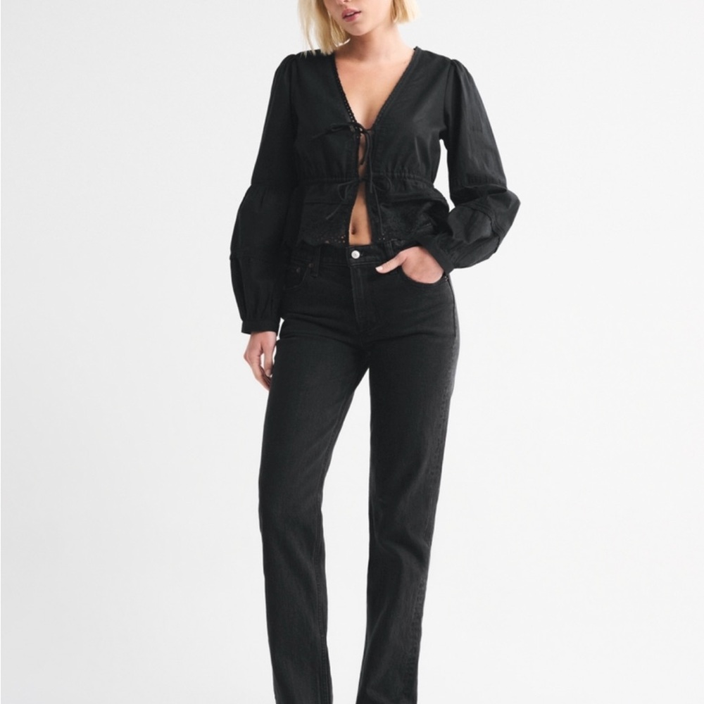 Abercrombie Curve Love Mid Rise 90s Straight Jean
